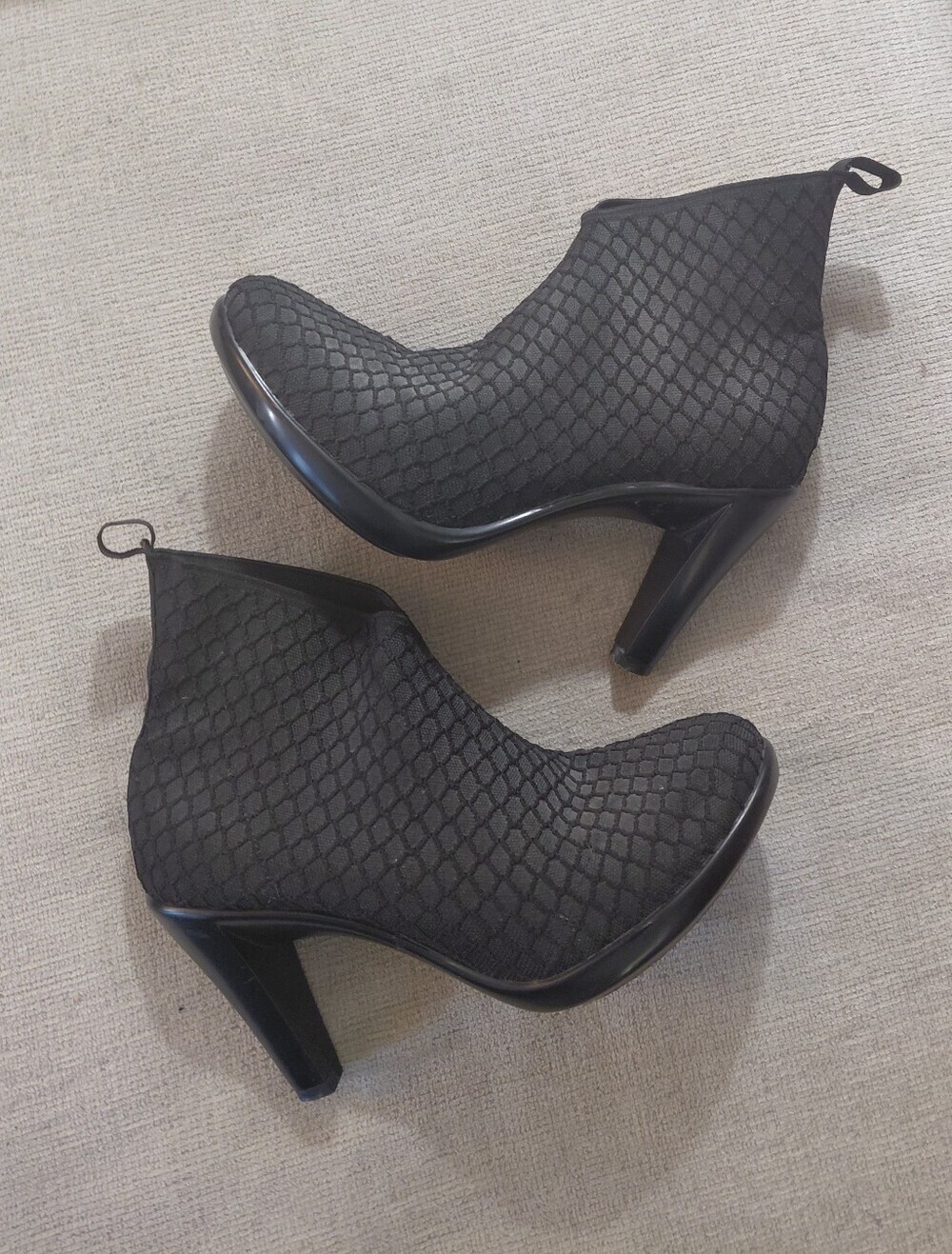 CHARLESTON SHOE CO. Black Textured Woven Ankle Boots Women's Size 10 Shooties